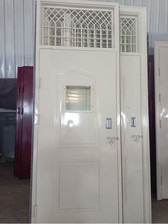 乐都学校教室门