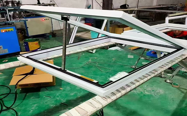 某地下车库出入口乐都排烟窗配置工程